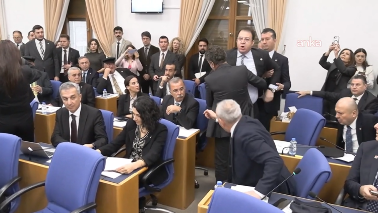 CHP’li Alp’ten, Et ve Süt Kurumu Müdürü’ne tepki: “Sen Mücahit misin, müteahhit misin”