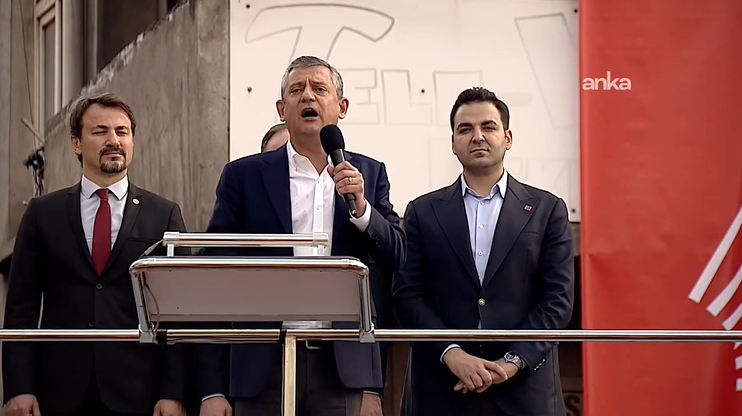 Özel’den “İmralı” eleştirilerine yanıt: Siyasetimizi kendimiz kurarız