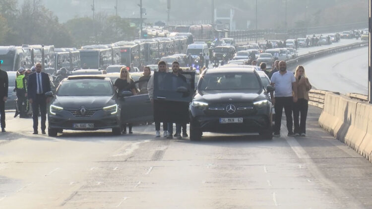 15 Temmuz Şehitler Köprüsü’nde 09.05’te hayat durdu