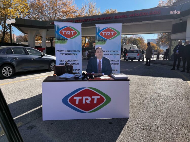 CHP’li Akdoğan: “TRT, siyah beyaz yayın yap onurlu yaşa”