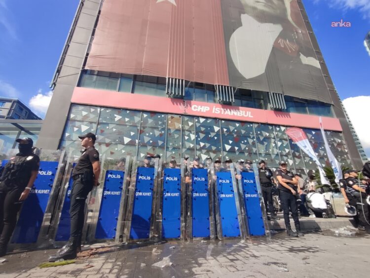 İddianamede, CHP’nin eski İstanbul İl Başkanlığı binasının müsaderesi istendi