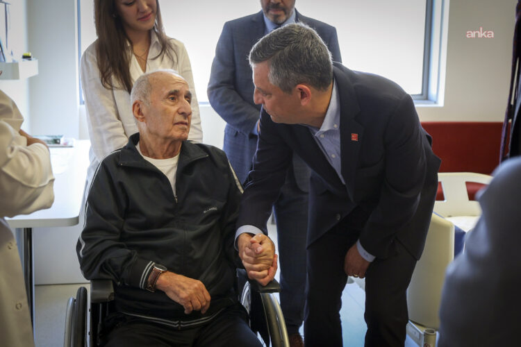 Özgür Özel, Hikmet Çetin’i hastanede ziyaret etti