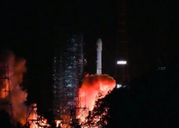 Çin yeni iletişim teknolojisi test uydusunu uzaya gönderdi