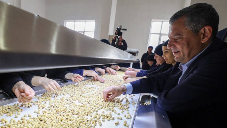 Özgür Özel’den Ferrero’ya tepki: Türkiye’ye artistlik yapıyor