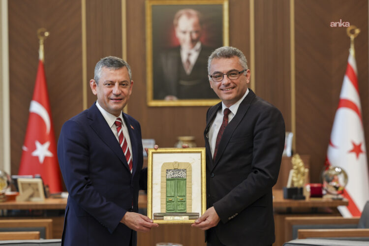 Özgür Özel, KKTC Cumhurbaşkanı Tufan Erhürman’ı ziyaret etti