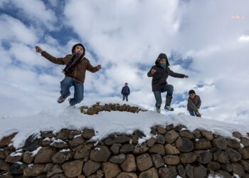 Doğu ve Güneydoğu Anadolu’da eğitime kar engeli sürüyor…