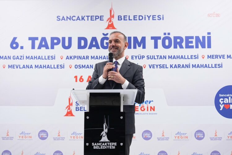 Sancaktepe’de yıllardır beklenen tapular, 83 hak sahibine teslim edildi