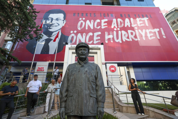Cumhurbaşkanlığı Aday Ofisi Yürütme Kurulu’nun yarın gerçekleştireceği toplantısı ertelendi