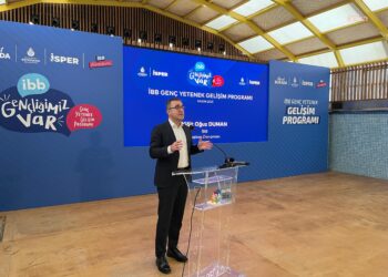 İBB, genç yeteneklerini geleceğin liderleri olarak yetiştiriyor