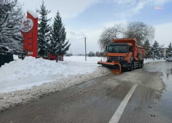 İBB’den Bolu’daki karla mücadele çalışmalarına destek