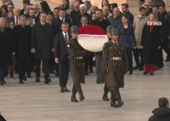 Özgür Özel, yeni PM ile Anıtkabir’i ziyaret etti