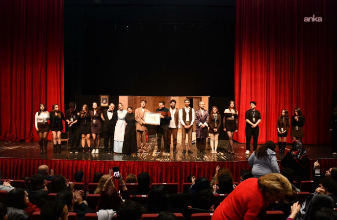 Balıkesir Büyükşehir Belediyesi, hafta sonlarını tiyatroyla renklendiriyor