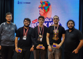 Beyoğlu’nda ilk kez düzenlenen Rubik Küp Turnuvası büyük heyecana sahne oldu