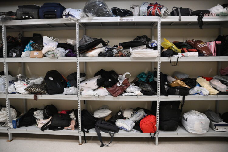 İstanbul metrosunda unutulan eşyalar arasında yok yok