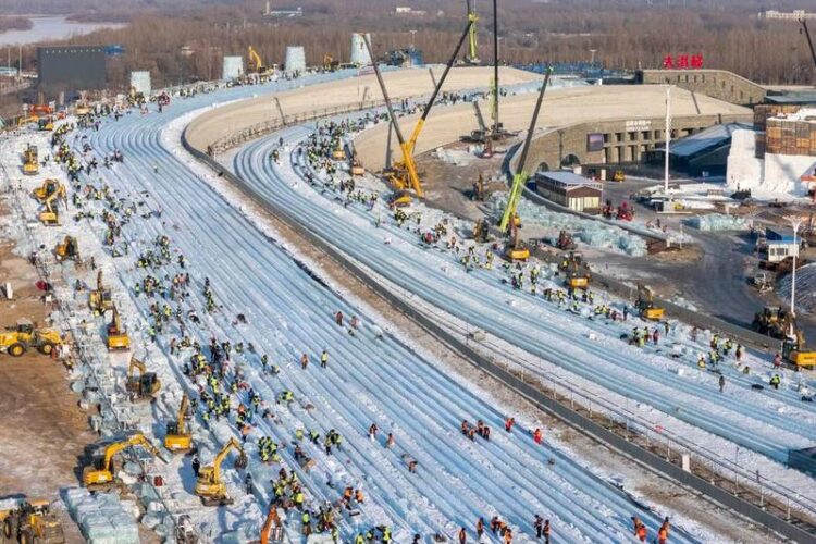 Çin’in Heilongjiang eyaletinde kar fırtınasına karşı kırmızı alarm verildi