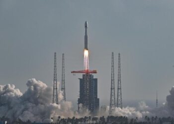 Çin yeni bir internet uydu grubunu uzaya gönderdi