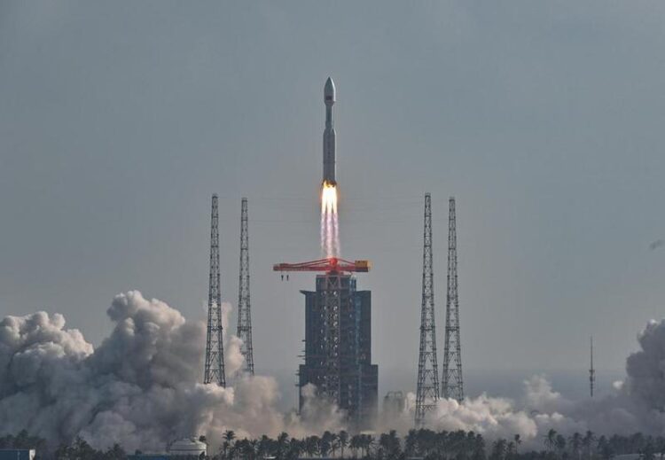 Çin yeni bir internet uydu grubunu uzaya gönderdi