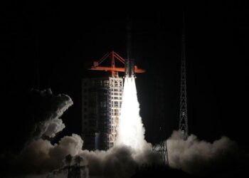 Çin uzaya yeni internet uydu grubu gönderdi