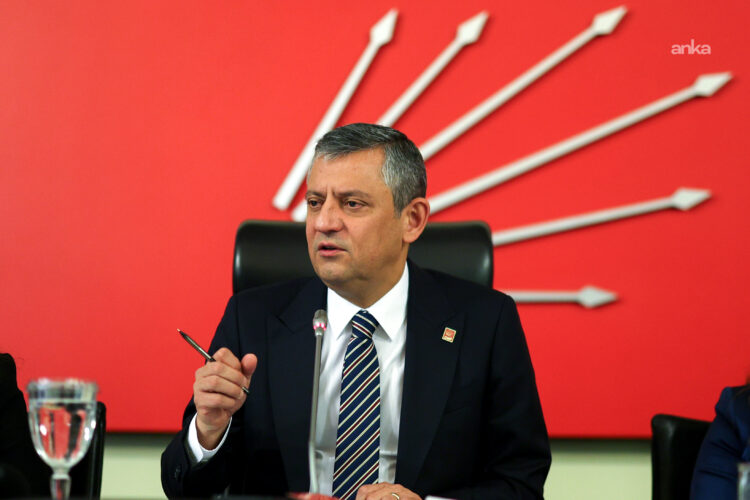 Özgür Özel’in yeni MYK’sı belli oldu… 11 isim korundu, yedi yeni isim eklendi