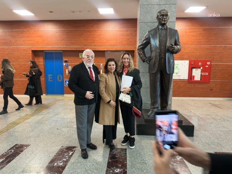 Sedef Kabaş adli kontrolle serbest bırakıldı