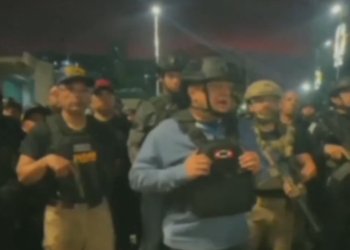 Venezuela İçişleri Bakanı Cabello, halkla sokağa indi