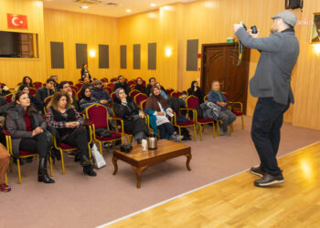 Sancaktepe’de profesyonel fotoğrafçılar sektörel deneyimlerini paylaştı