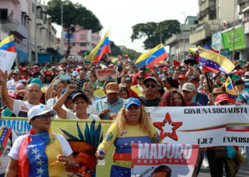 Venezuela’da binlerce kişi ABD saldırısını protesto etti