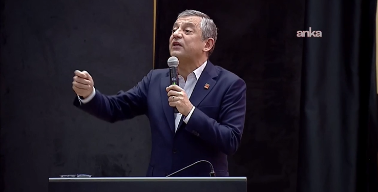 Özgür Özel: “Emeklinin itirazını duymayan kaçsın. Sandığa kadar kovalayacağız sizi”