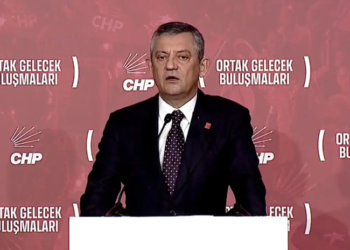 Özgür Özel’den ‘süreç’ mesajı: ‘Cumhuriyet Halk Partisi’ne rol biçmeye çalışanları dikkatle izliyoruz’