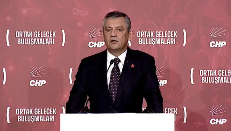 Özgür Özel’den ‘süreç’ mesajı: ‘Cumhuriyet Halk Partisi’ne rol biçmeye çalışanları dikkatle izliyoruz’