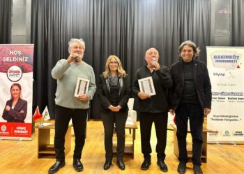 Bakırköy Muhabbeti’nin bu haftaki konuğu Grup Gündoğarken oldu