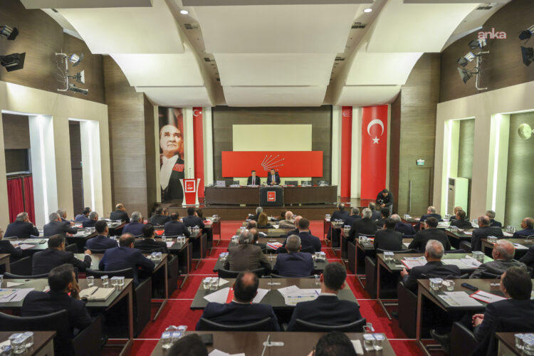 Özgür Özel, partisinin 81 il başkanıyla bir araya geldi