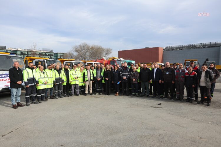 Bakırköy Belediyesi, 124 kişilik ekibiyle karla mücadele için sahada