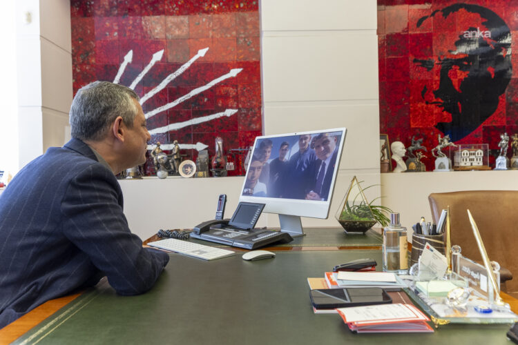 Özgür Özel: “İzlerken gözyaşlarımı tutamadım”