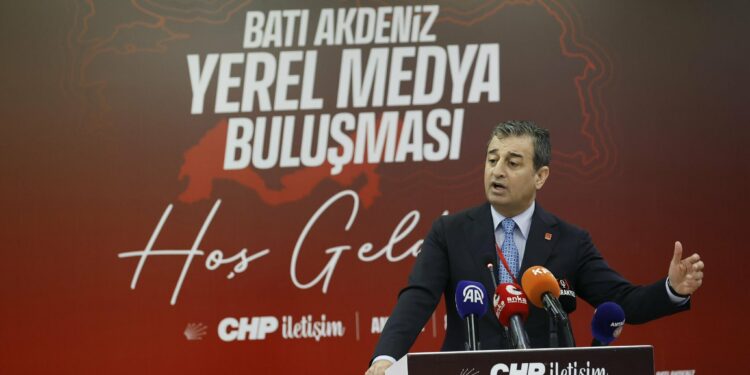 CHP’li Bulut: “Türkiye basın açısından en karanlık dönemini yaşıyor”