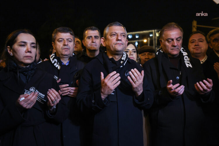 Özgür Özel Adıyaman’da sessiz yürüyüşe katıldı