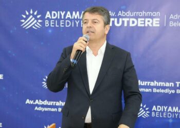 Tutdere, iftarda mesai arkadaşlarıyla bir araya geldi: “Kocaman bir aileyiz”