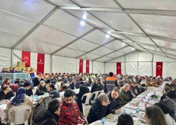 İBB İftar çadırlarına yoğun ilgi