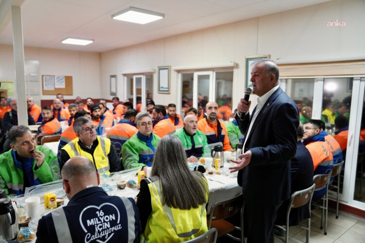 İBB Başkanvekili Aslan, İSTAÇ personeli ile sahurda buluştu