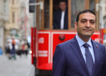 İnan Güney: “Beyoğlu’nda tek bir evladımız okulda öğün atlamıyor”