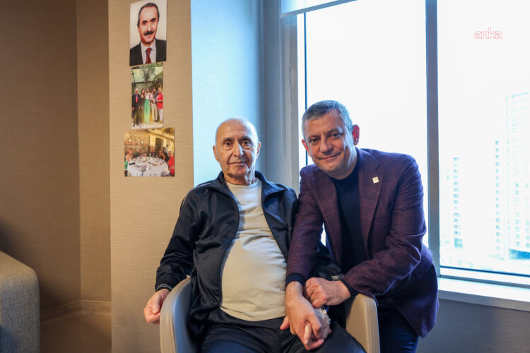 Özgür Özel, Hikmet Çetin’i ziyaret etti