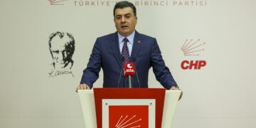 CHP’li Emre: “Bize Anayasa hatırlatması yapanlar, milli iradeye yargı yoluyla kumpas kuranlardır”