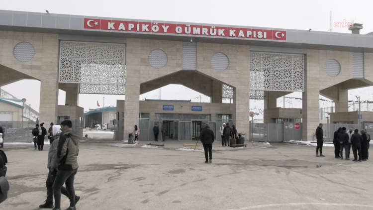 İran’a açılan Kapıköy Sınır Kapısı’nda girişi ve çıkışlar sürüyor