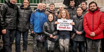 Tutuklu gazeteciler için Kadıköy’de eylem