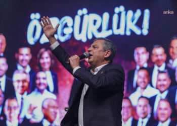 Özgür Özel: “Birlikte göğüsledik zoru biz, güzeli hep birlikte düşledik”
