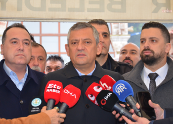 Özgür Özel: “Daha çok kazanılan hakça bölüşülen bir ülke için dua ediyoruz”