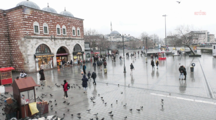 Eminönü Meydanı bu bayramda boş kaldı…