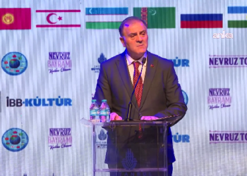 İBB Başkanvekili Nuri Aslan Nevruz ateşi yaktı