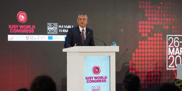 CHP lideri Özgür Özel’den Uşak Belediyesi’ne yönelik operasyona ilk tepki!