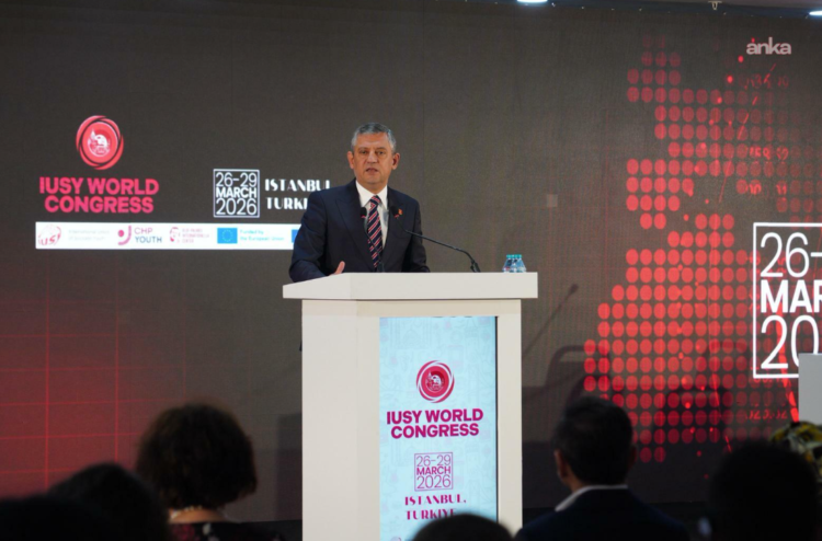 CHP lideri Özgür Özel’den Uşak Belediyesi’ne yönelik operasyona ilk tepki!